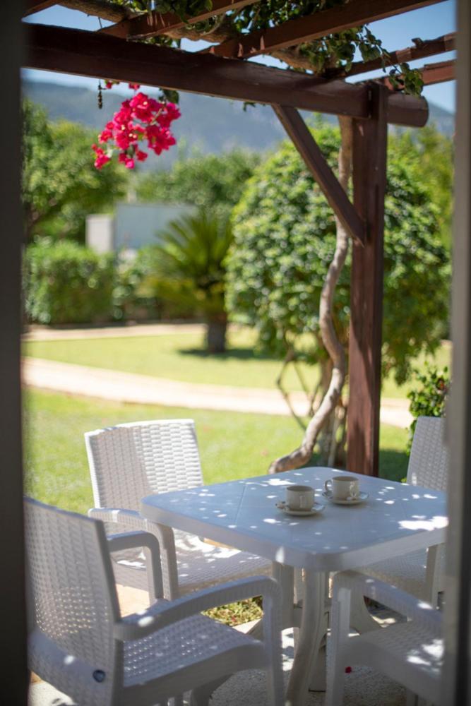 Отель Citrus Tree Gardens Karavas  Экстерьер фото