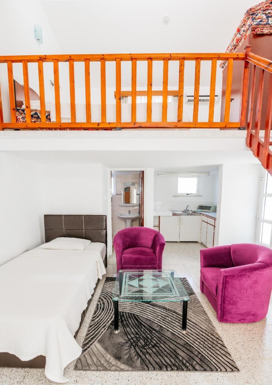 Отель Citrus Tree Gardens Karavas  Экстерьер фото